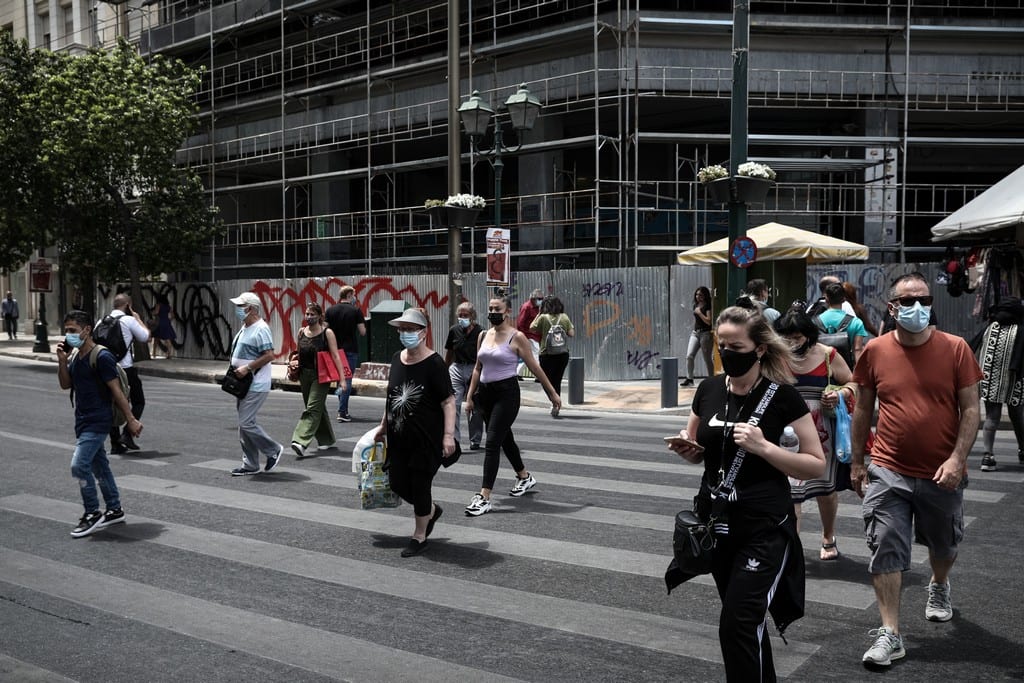 Κορονοϊός: 10 θάνατοι – 186 διασωληνωμένοι – 771 νέα κρούσματα