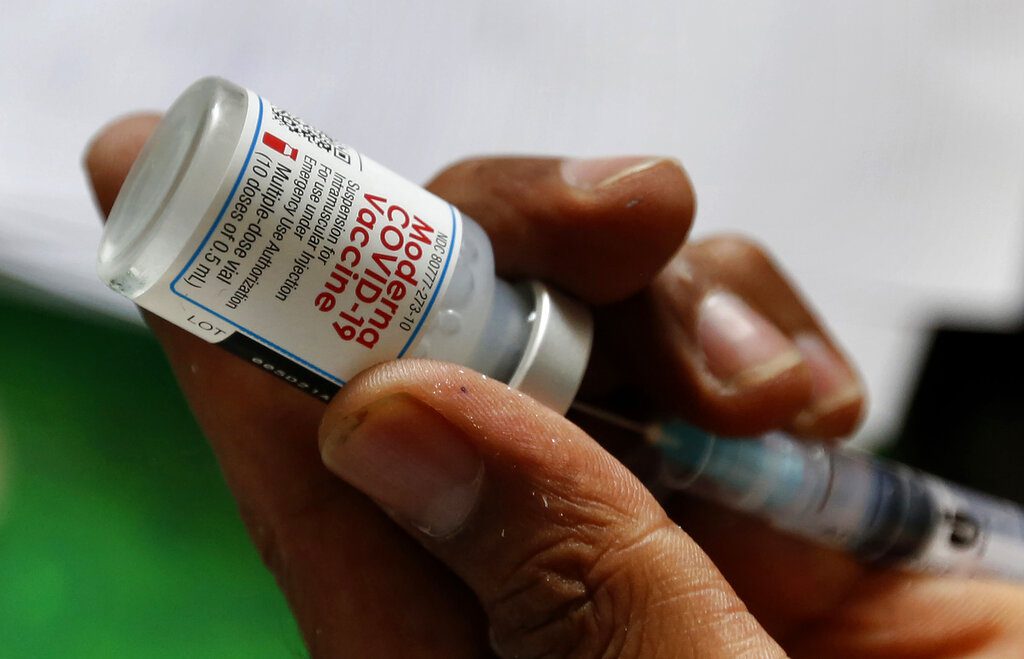 Ο ΕΜΑ ενέκρινε τη χρήση του εμβολίου της Moderna για εφήβους