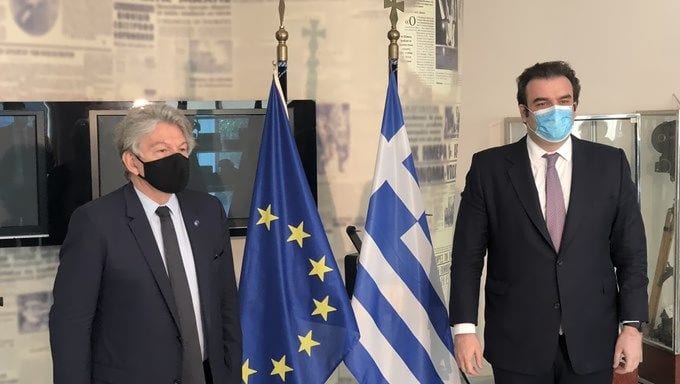 Πιερρακάκης – Μπρετόν μίλησαν για ψηφιακές μεταρρυθμίσεις