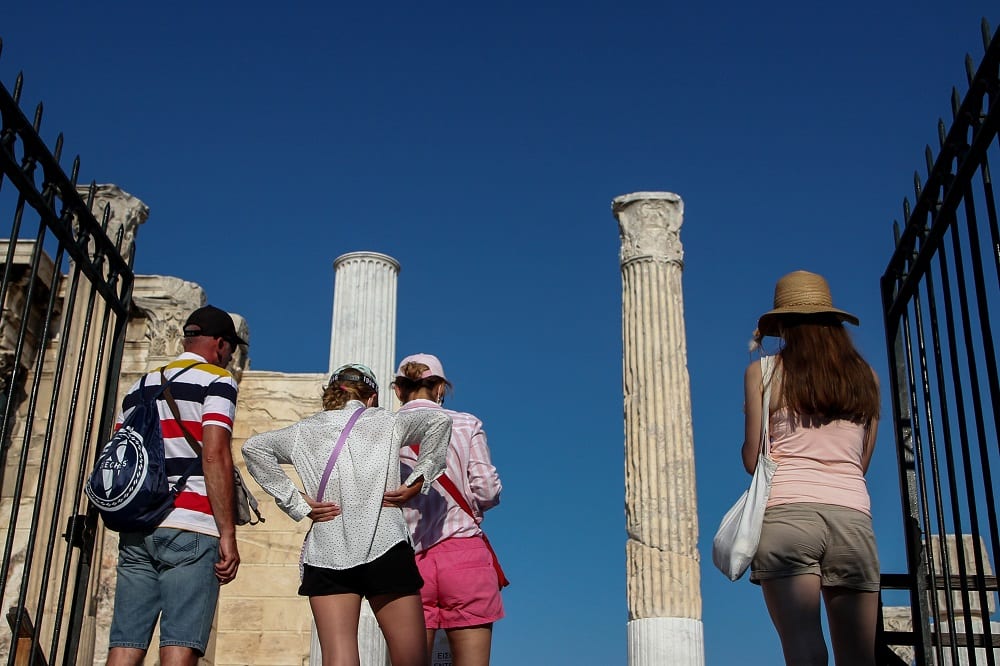 Φταίτε τα μέγιστα κ.κ. Μητσοτάκη-Θεοχάρη για τη φετινή πορεία του τουρισμού