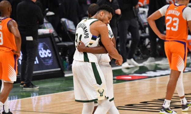 Bucks in six: Η ιστορία πίσω από το σύνθημα που δεν είναι ό,τι φαίνεται (videos)