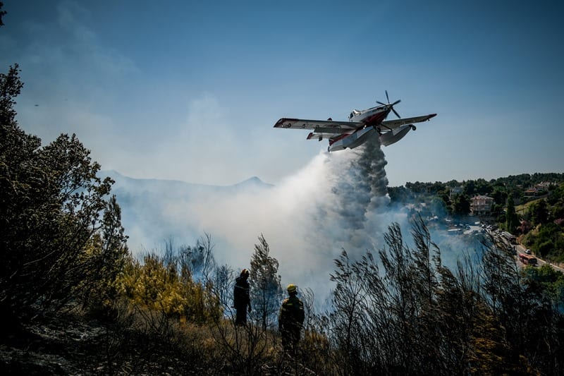 51 πυρκαγιές σε όλη τη χώρα – μάχες των πυροσβεστών