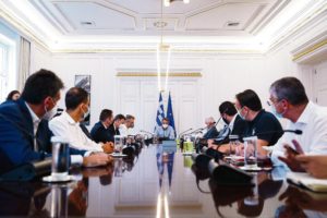 Αντιμέτωπη με τη φθορά του καλοκαιριού η κυβέρνηση