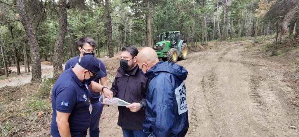 Όταν ο Χαρδαλιάς έστηνε το δικό του σόου διαφημίζοντας την «αντιπυρική θωράκιση» στο Τατόι