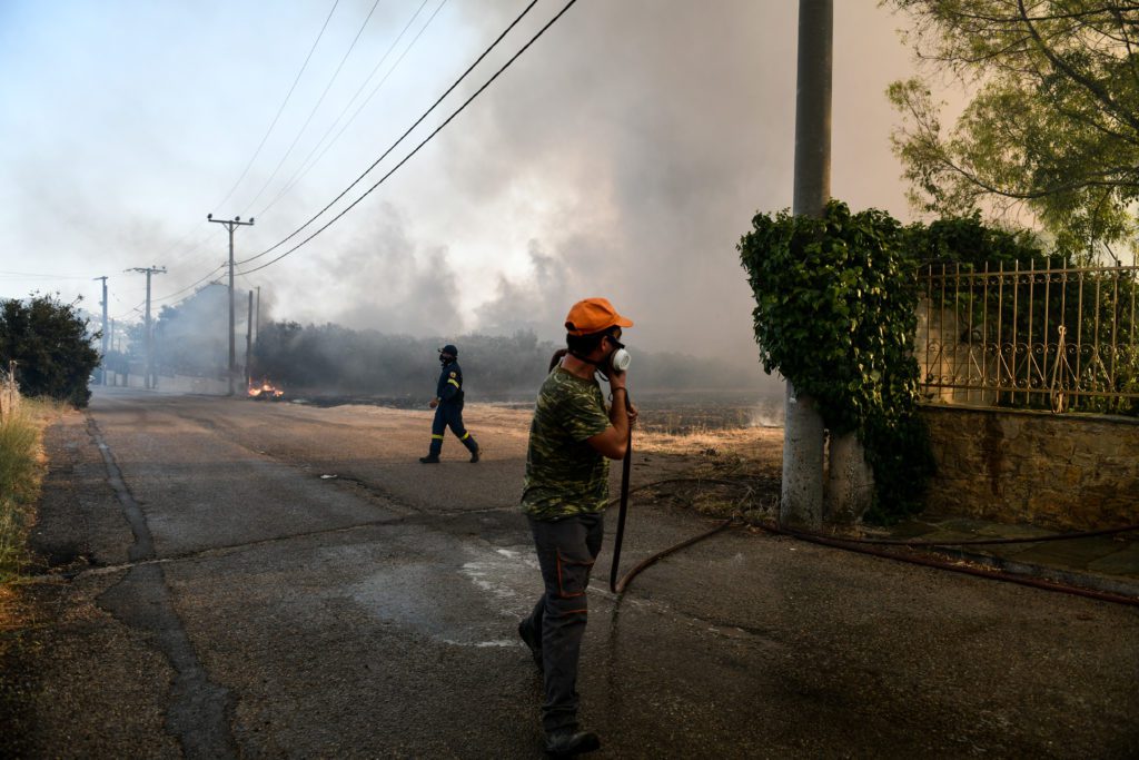 Πυρκαγιές: Εννέα τραυματίες από το μέτωπο της Βόρειας Αττικής και 11 από της Βόρειας Εύβοιας