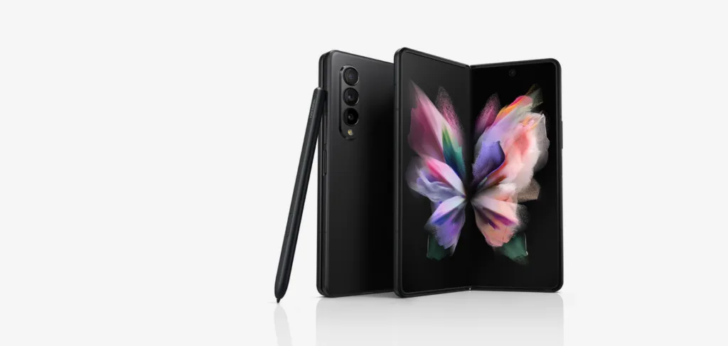 H Vodafone φέρνει τα νέα foldable Samsung Galaxy Z Fold3 5G και Z Flip3 5G και το νέο Samsung Galaxy Watch4