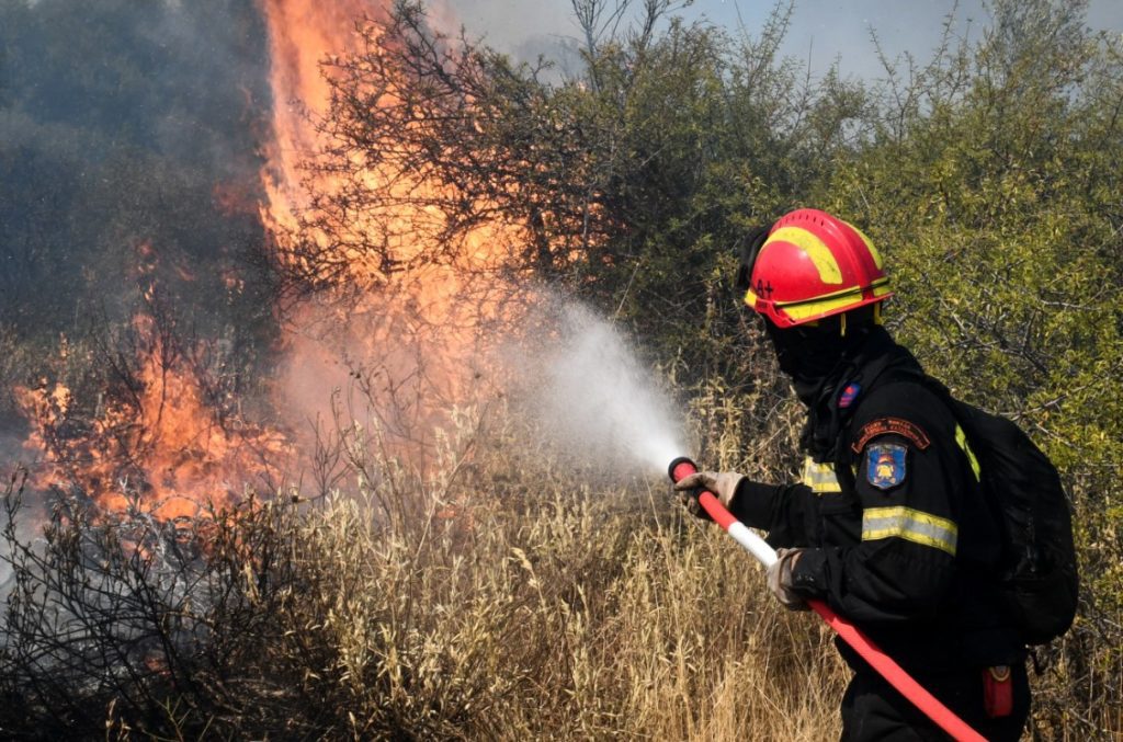 Oρατή από το διάστημα η νέα δασική πυρκαγιά στα Βίλια (Photo)