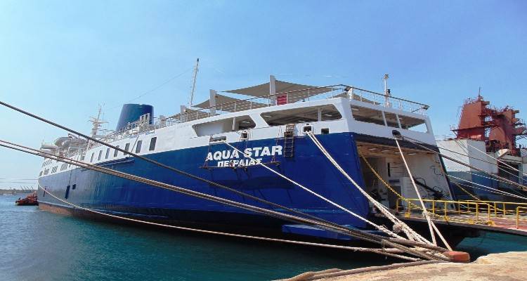 Μηχανική βλάβη στο επιβατηγό οχηματαγωγό πλοίο AQUA STAR