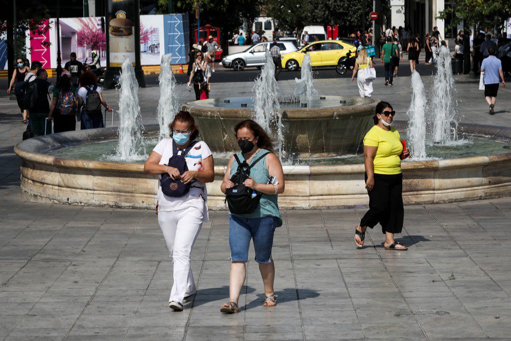 Νέα μέτρα για ανεμβολίαστους: Τι ισχύει για εστίαση και εργασία – Τέλος τα δωρεάν τεστ