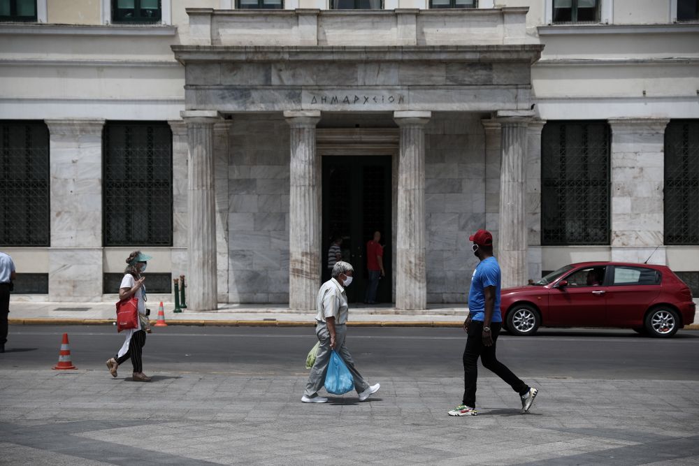 Παγώνη: Εμβολιαστείτε, έρχεται δύσκολος χειμώνας – «Καμπανάκι» Καπραβέλου για τις μάσκες