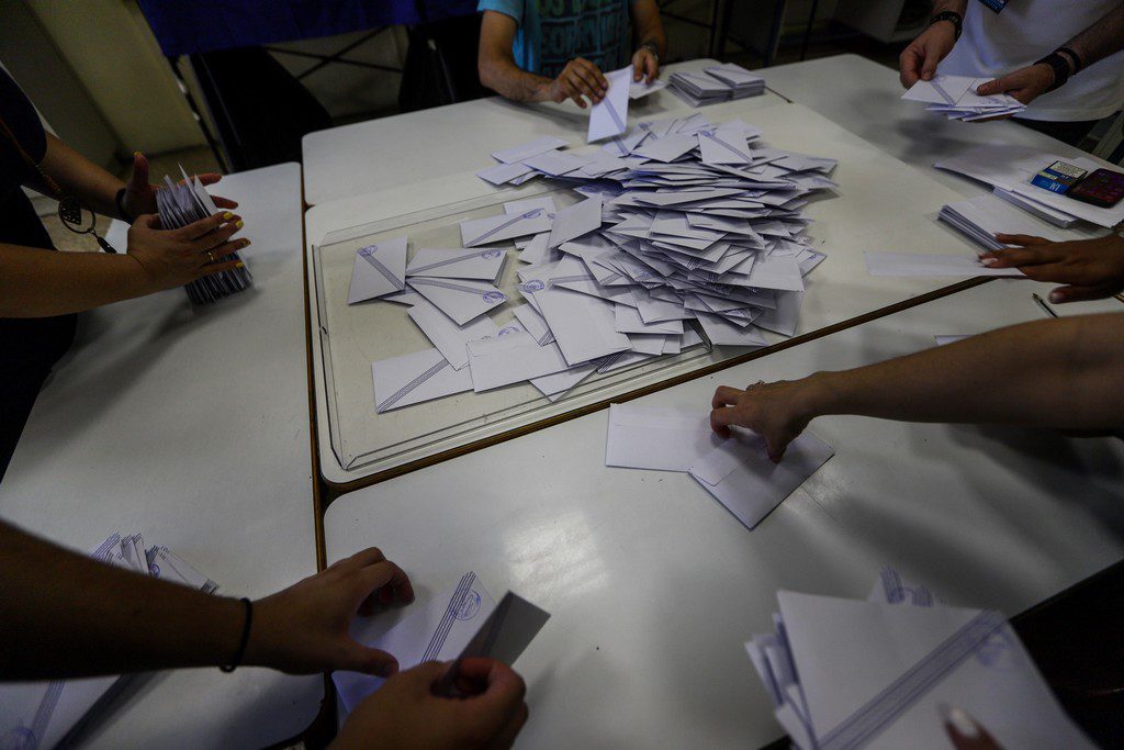 Prorata: Κλείνει η ψαλίδα ΝΔ-ΣΥΡΙΖΑ – Κάτω από τις εκλογές του 2019 η διαφορά