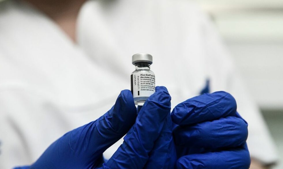 Κορονοϊός: Εισήγηση της επιτροπής εμβολιασμών για 4η δόση σε όλους άνω των 30
