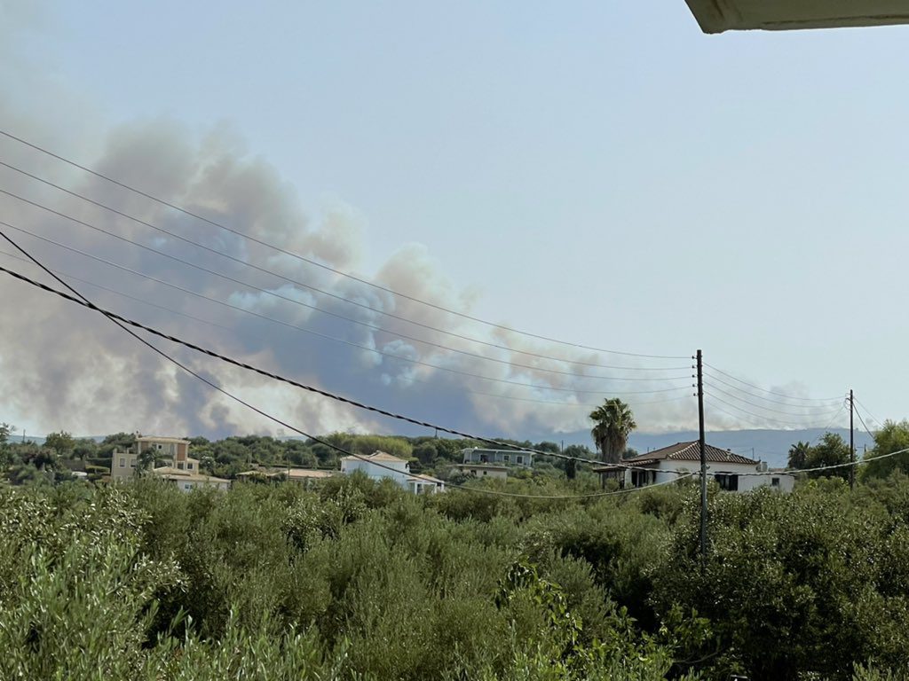 Πυρκαγιά στη Μεσσηνία: Εκκενώνονται περιοχές – Η φωτιά έχει περάσει μέσα από σπίτια
