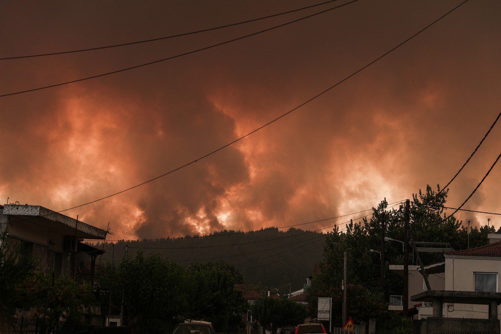 Πολύ υψηλός κίνδυνος πυρκαγιάς και αύριο σε Εύβοια, Αττική, Ηλεία και άλλες 5 περιφέρειες