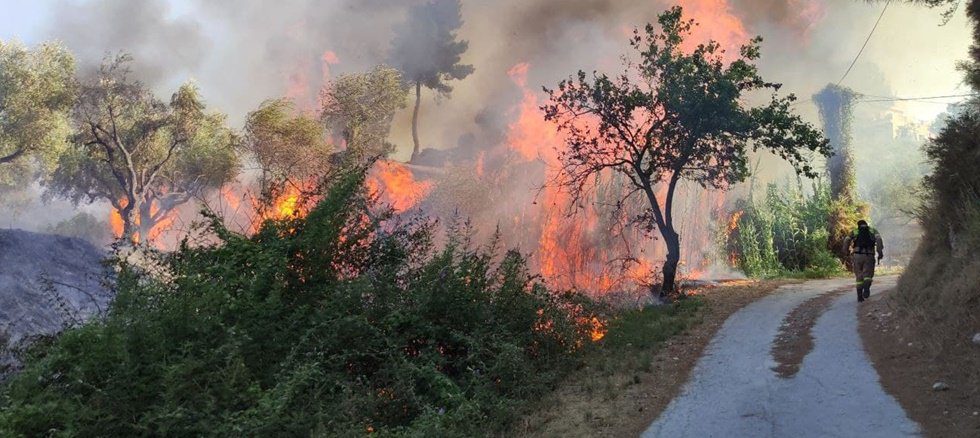 Ζάκυνθος: Μεγάλη πυρκαγιά στο χωριό Αργάσι – ανακρίνεται ύποπτος για εμπρησμό