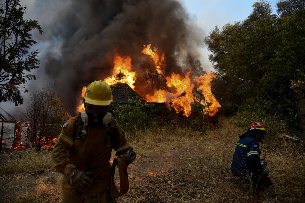 Θεσπρωτία: Πέρασε σε ελληνικό έδαφος φωτιά από την Αλβανία
