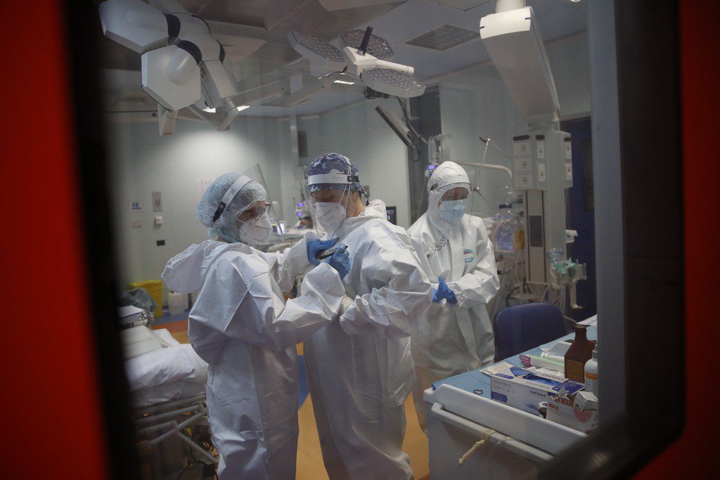 Ιταλία: Αυξάνονται οι εισαγωγές σε ΜΕΘ στη Σικελία – Μετατρέπεται και πάλι σε «κίτρινη ζώνη»