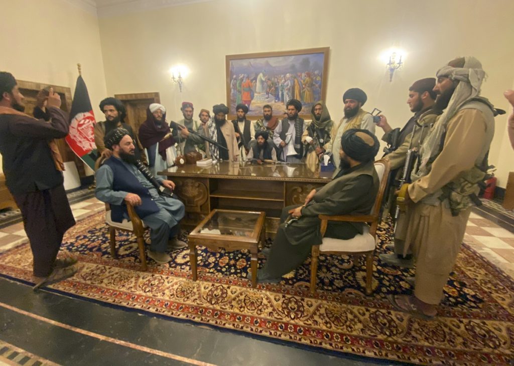 Διεθνής Τύπος: Οι Ταλιμπάν, η Δύση, το μέλλον του Αφγανιστάν και η ανθρωπιστική κρίση