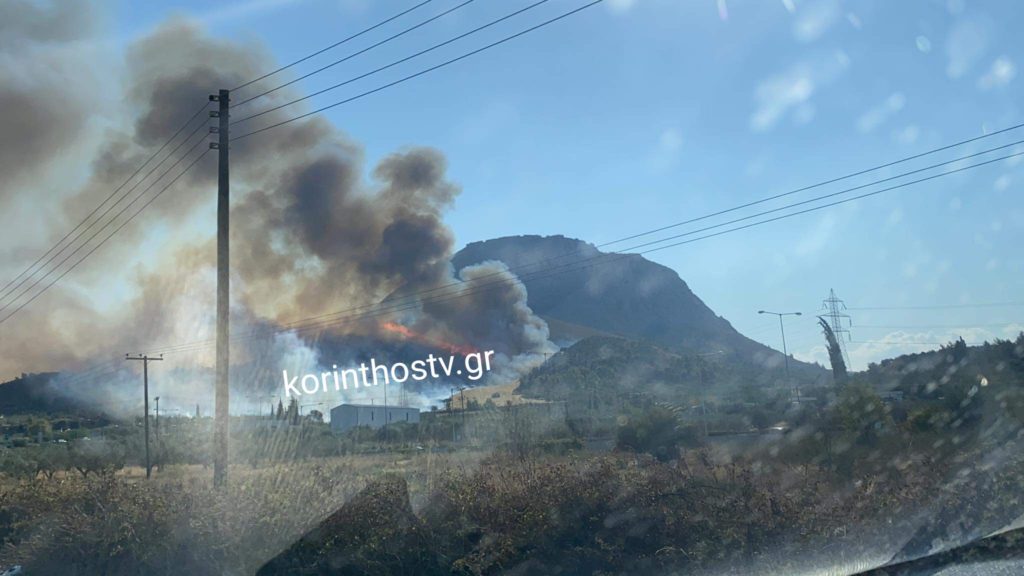 Αρχαία Κόρινθος: Ανεξέλεγκτη η φωτιά, εκκένωση οικισμού (Video)