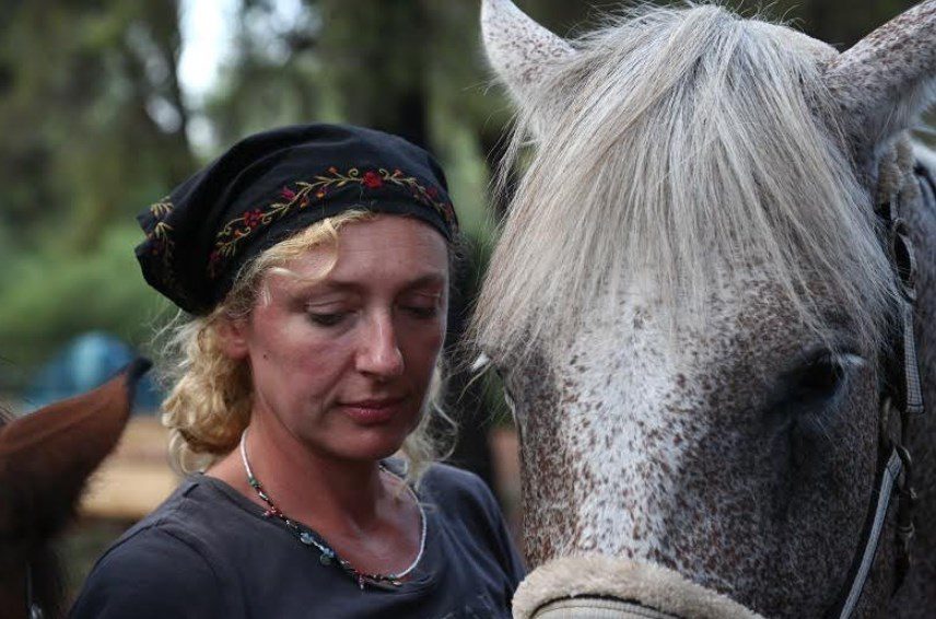 Ντέπυ Κουρέλου: «Eνα κατακόκκινο χρώμα μέσα από καπνούς είχε σκεπάσει όλη την περιοχή»