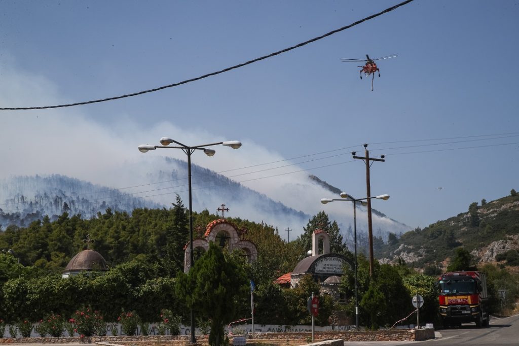 Κυκλοφοριακές ρυθμίσεις λόγω της νέας πυρκαγιάς στα Βίλια