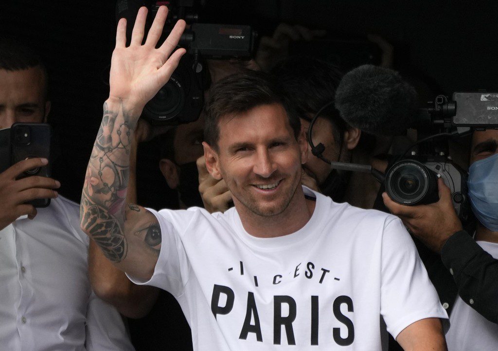 Ποδόσφαιρο: Έφτασε στο Παρίσι και υπογράφει ο Μέσι