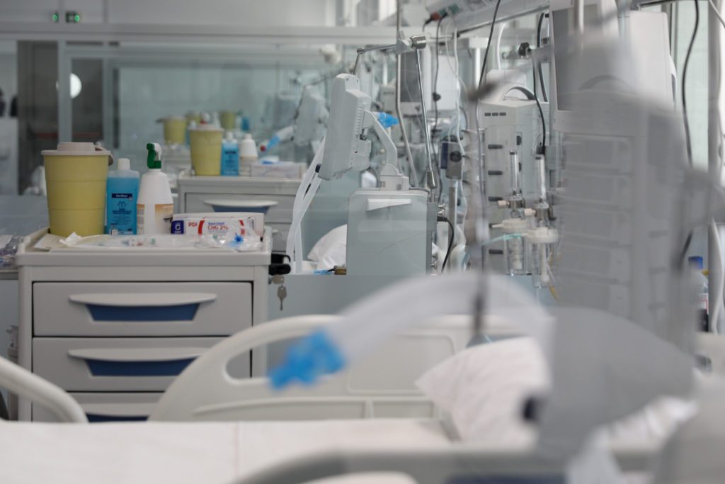 Αυξάνεται η πίεση στα νοσοκομεία – Γέμισε το «Σωτηρία»