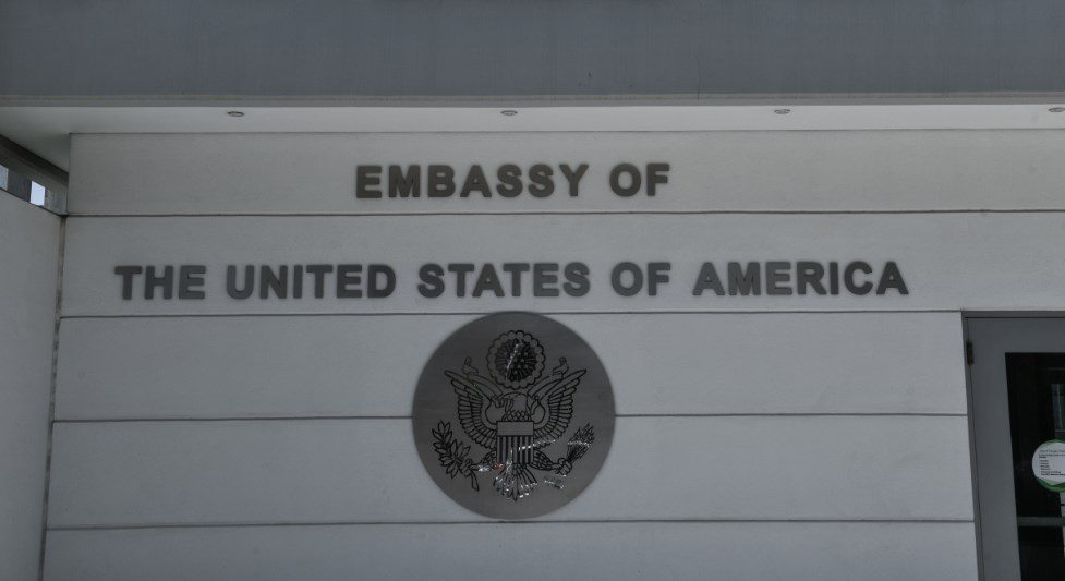 Αφγανός επιχείρησε να αυτοπυρποληθεί έξω από την αμερικανική πρεσβεία