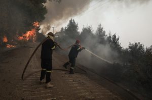 Θεσσαλονίκη: Υπό έλεγχο η φωτιά στο Φίλυρο
