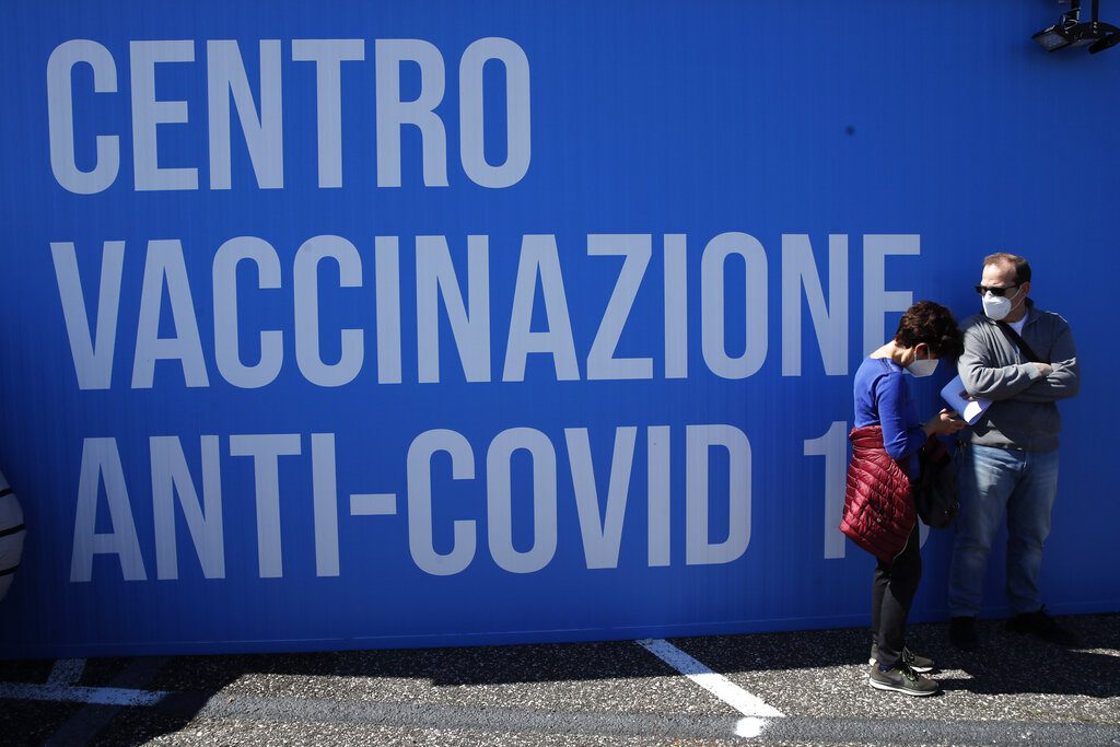 Ιταλία: Επίθεση «χάκερς» στους κεντρικούς υπολογιστές του εμβολιαστικού κέντρου της Ρώμης