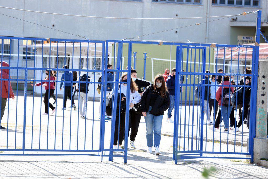 Άνοιγμα σχολείων στις 13 Σεπτεμβρίου ανακοίνωσε το Υπουργείο Παιδείας