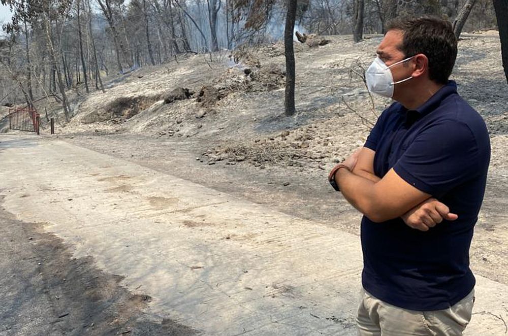 Τσίπρας από Κρυονέρι: Μεταφέρω την έκκληση των κατοίκων για πτητικά μέσα