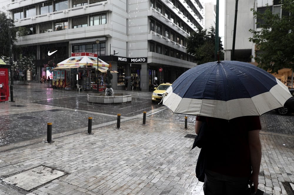 Καιρός: Συνεχίζονται και την Κυριακή οι βροχές και οι καταιγίδες – Πότε θα εξασθενήσουν τα φαινόμενα (Χάρτης)