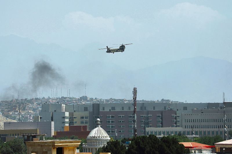 Εφυγαν και έγιναν όλα συντρίμμια