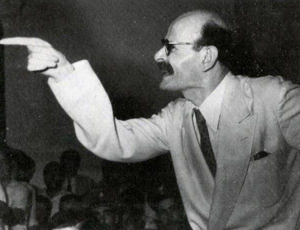 Τη νύχτα που δικάζαν τον Πλουμπίδη