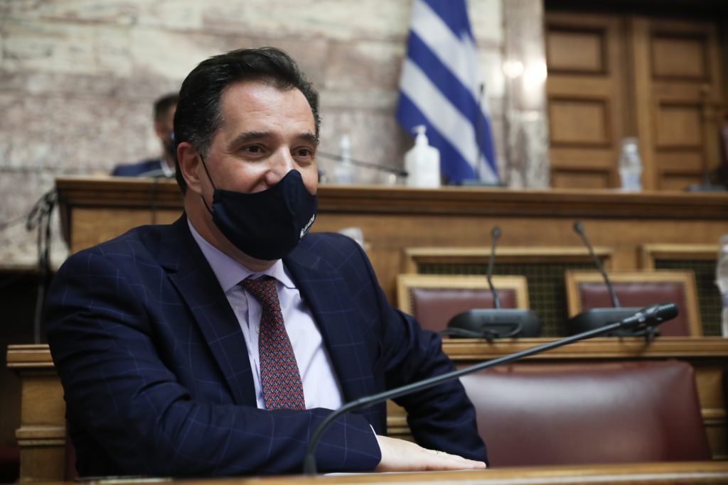 Η δύσκολη μέρα του Άδωνη και ο… αγώνας για ανάπτυξη