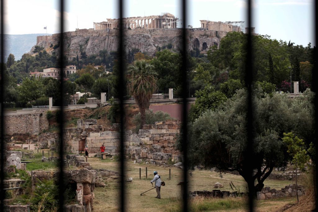 Κεραμεικός σε εγκατάλειψη και εργαζόμενοι υπό διωγμό