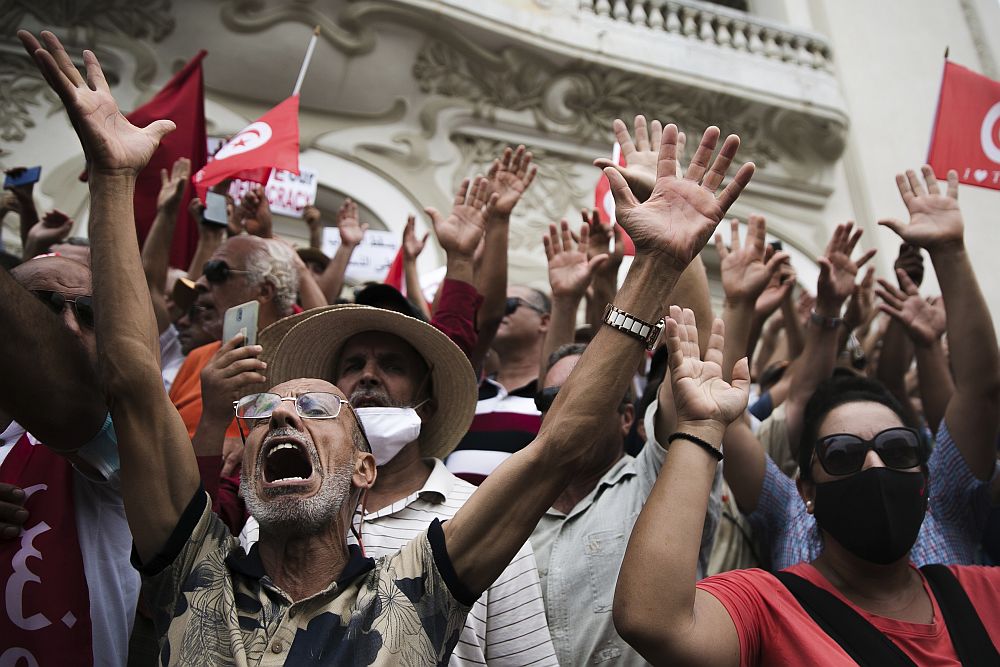Τυνησία: Ο πρόεδρος Σαϊέντ παρακάμπτει το Σύνταγμα και θα κυβερνήσει με διατάγματα