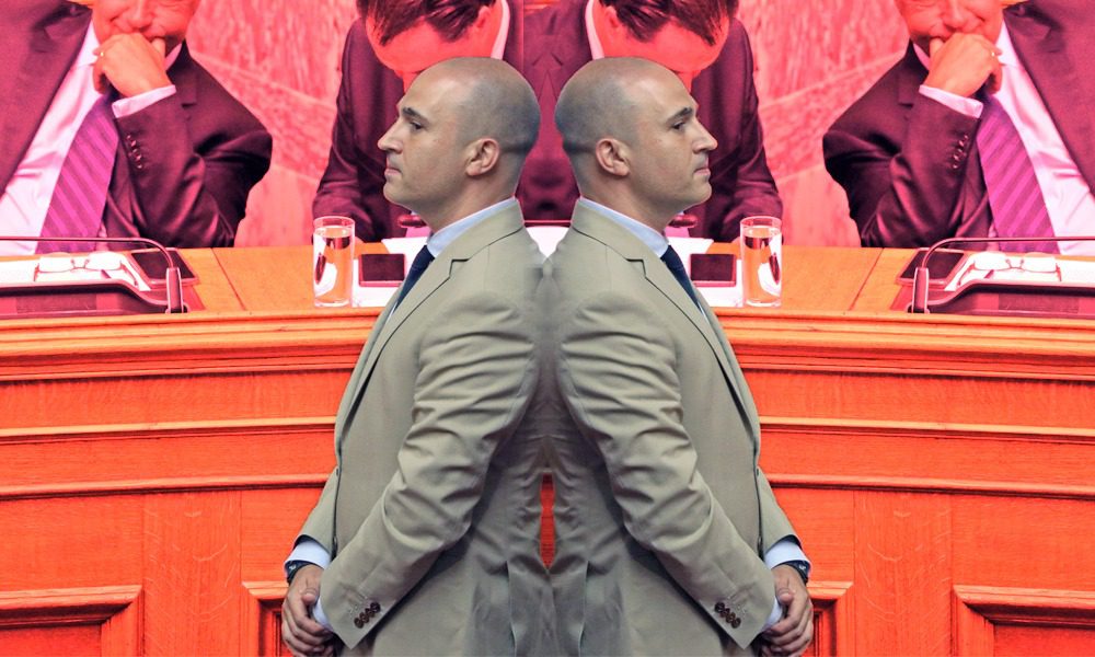 -«Έχετε ξένους στην τάξη σου;» -«Έχουμε μόνο παιδάκια»