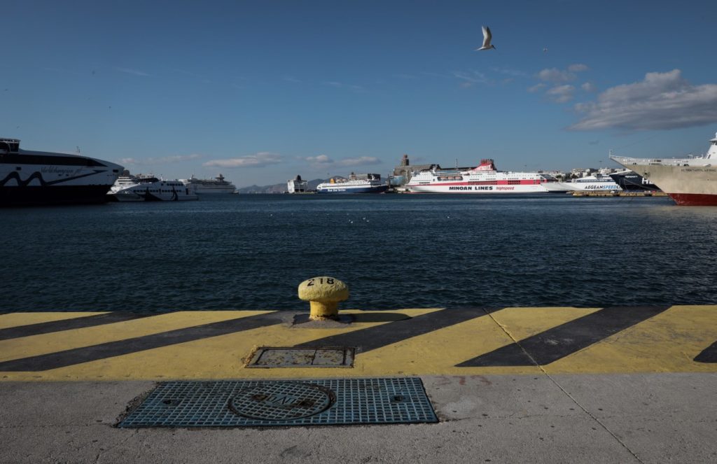 Βρέθηκε πτώμα άνδρα στο λιμάνι του Πειραιά