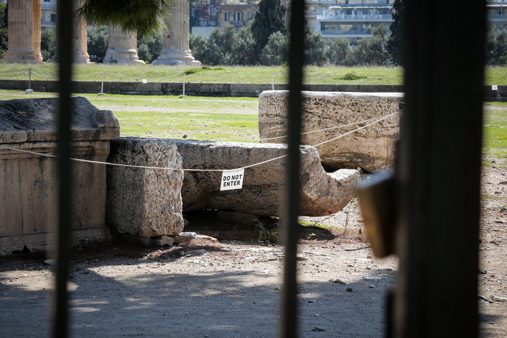 Αρχαίο πνεύμα αθάνατο με απλήρωτους εργαζόμενους – Μενδώνη Vs Σταϊκούρα