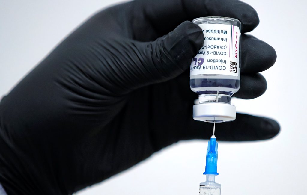 Ξεκίνησε η παραγωγή του εμβολίου της AstraZeneca στη Ρωσία