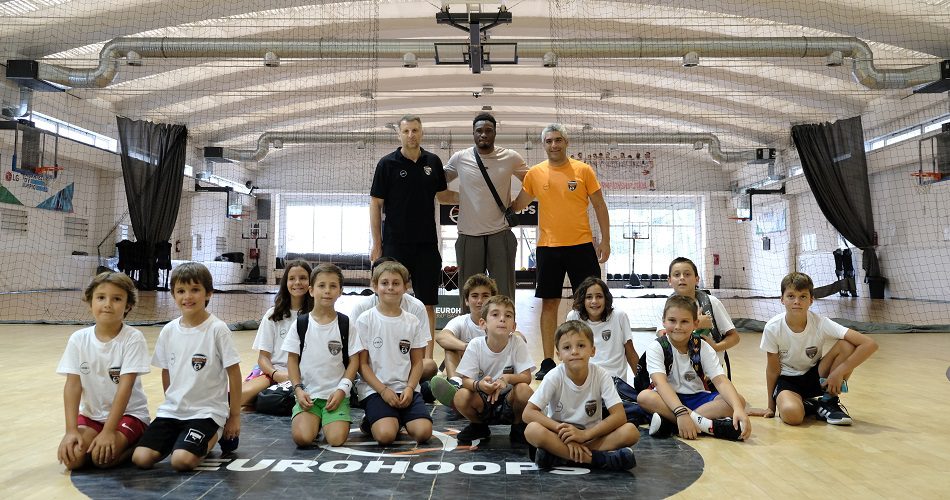 Back2School Camp 2021: Έκπληξη με Θανάση Αντετοκούνμπο! (pics & vid)