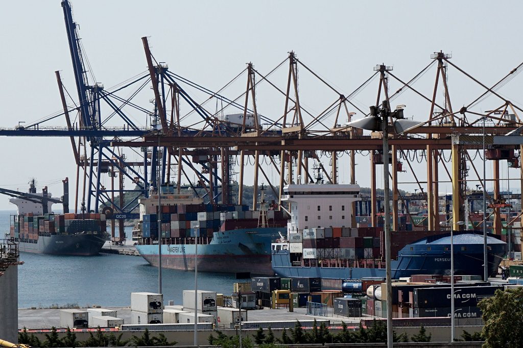 Καραμπινάτη απιστία με θύμα το λιμάνι του Πειραιά και όχι μόνο…
