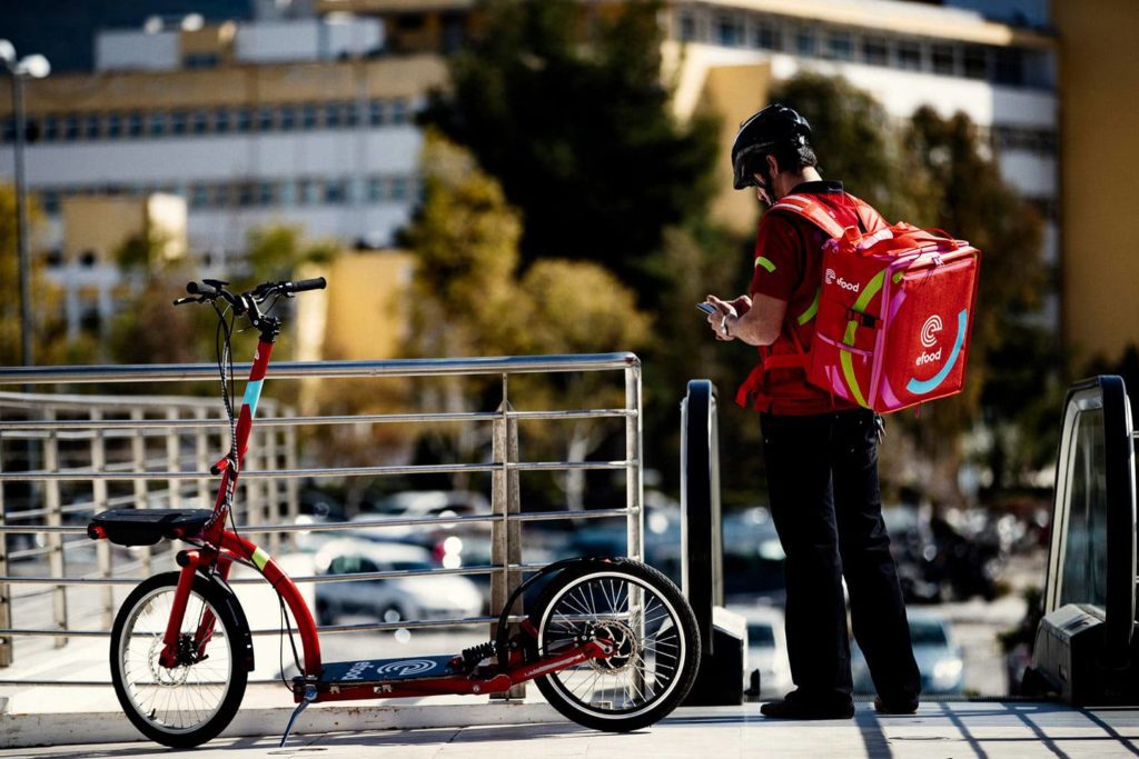 efood: Στάση εργασίας και μοτοπορεία από τους διανομείς την Τετάρτη