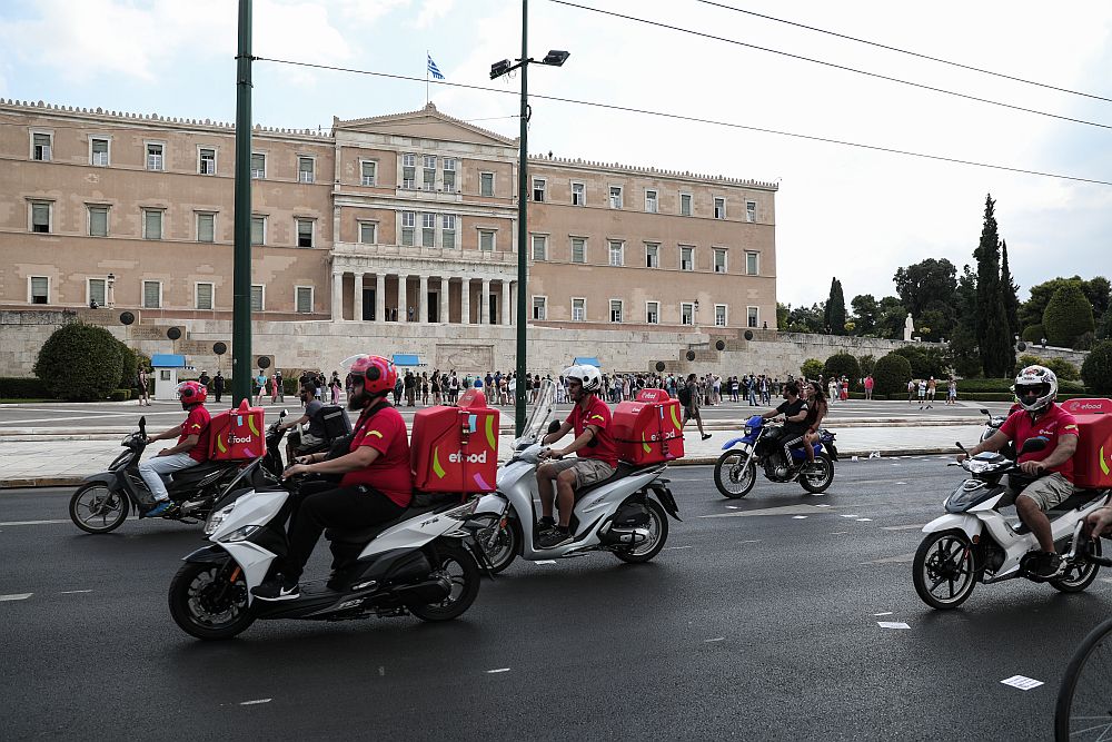 Τροπολογία ΣΥΡΙΖΑ για την κατοχύρωση των συμβάσεων εργασίας των διανομέων