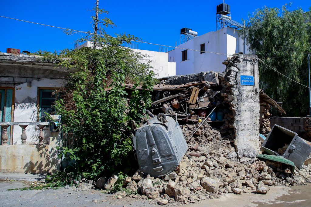 Σεισμός στο Ηράκλειο: Αποκαρδιωτικές εικόνες από το Αρκαλοχώρι – Ακατοίκητα τα σπίτια