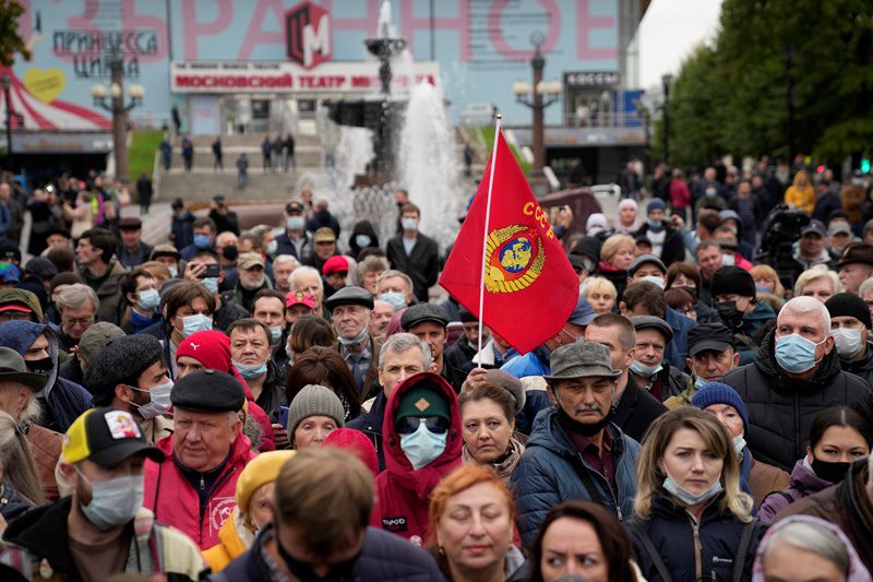 Εκατοντάδες Ρώσοι διαδήλωσαν στη Μόσχα για να καταγγείλουν τα αποτελέσματα των βουλευτικών εκλογών
