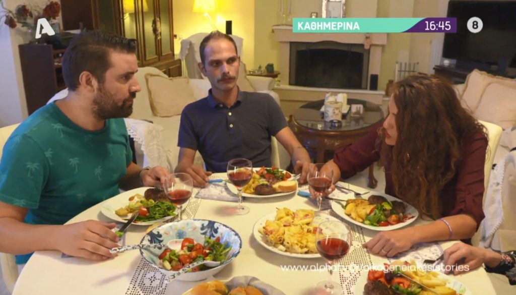 Ο Πιερρακάκης χρηματοδοτεί τις «οικογενειακές ιστορίες» με 1 εκατ. ευρώ (Video)