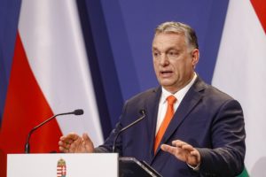 Απόφαση Κομισιόν για «ψαλίδι» στα κονδύλια προς την Ουγγαρία